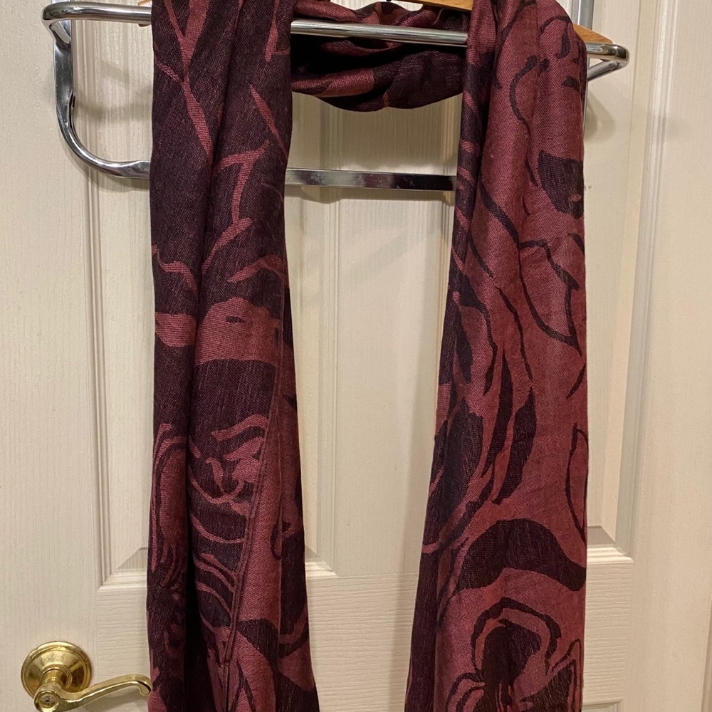 Subtle Floral Pattern Scarf/Wrap - Picture 2 of 4